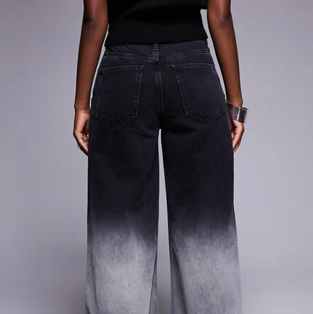 River Island ombre relaxed straight jeans in gray NEW with Tags. Size 6